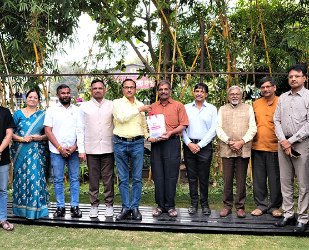Jalgaon-Guests.png